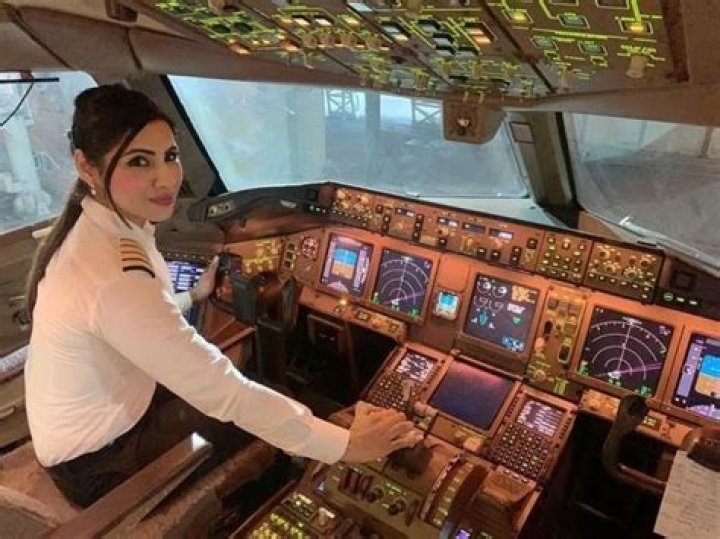 Which country has highest female pilot?